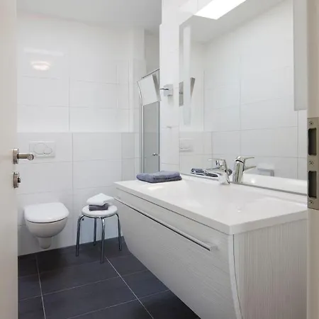 Exquisit 8 Apartment